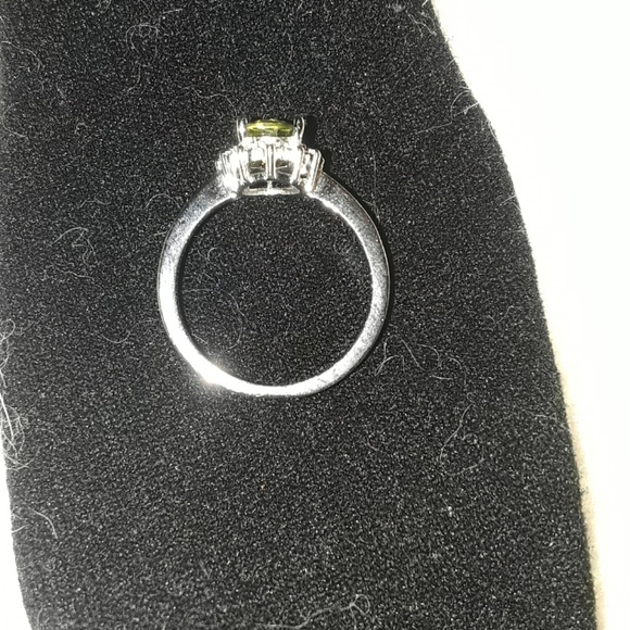 Ring - Picture 2 of 3